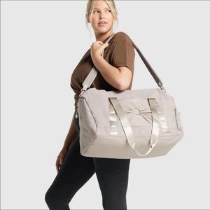 Whitney Simmons Holdall Bag